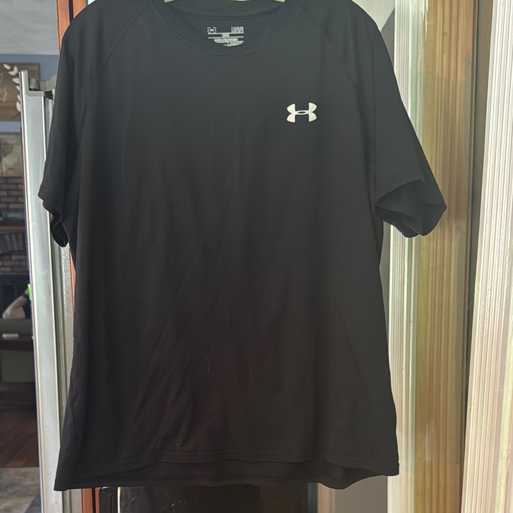 Under Armour Men's Black T-Shirt